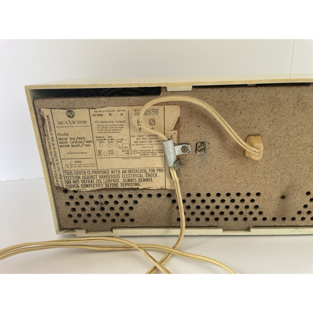 Vintage RCA Victor Tube Clock Radio RGS19T AM FM Mid Century FOR PARTS OR REPAIR - Picture 14 of 16